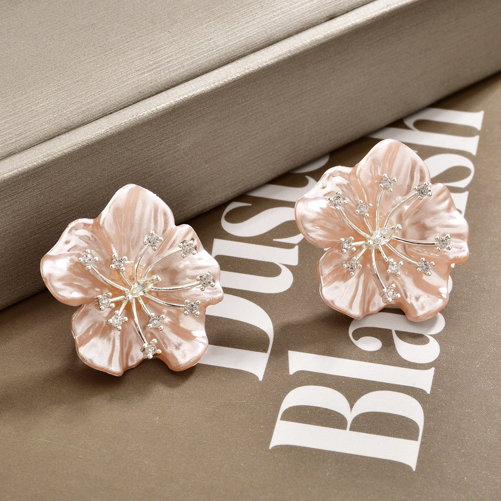 Women's Inlaid Zirconium Elegant Fresh Sweet Princess Style Fashion Peach Stud Earrings