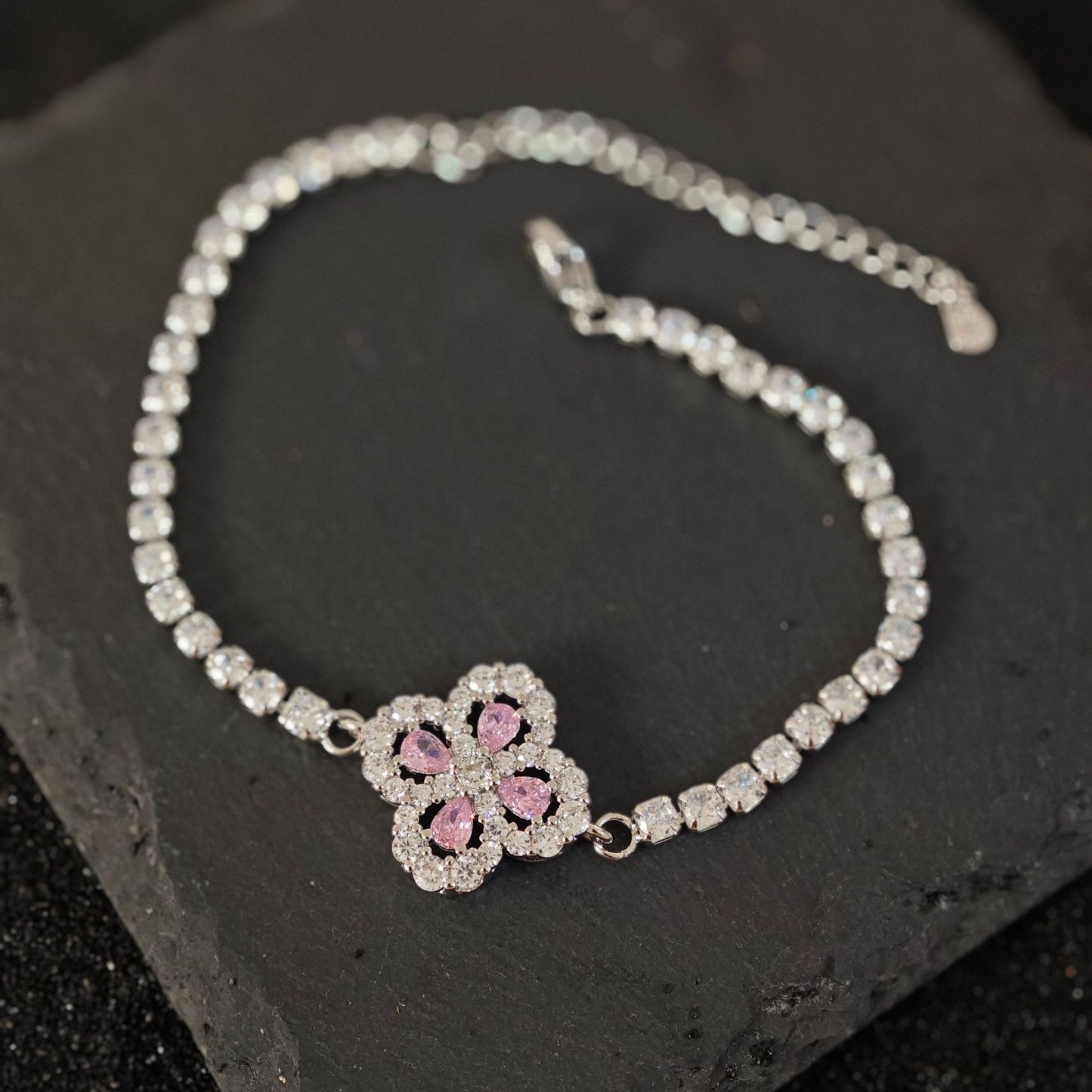 Minority Full Diamond Snowflake Hand Cold Bracelets