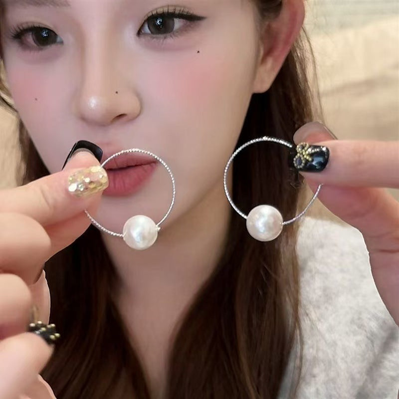 Women's Exaggerated Geometry Metal Circle Tassel Light Luxury High-grade Elegant Ear Earrings