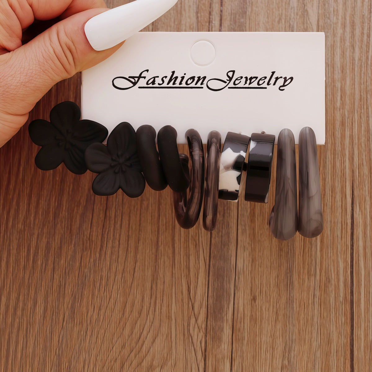 Women's Fashion Suit Temperament Wild Personality Trendy Style Earrings