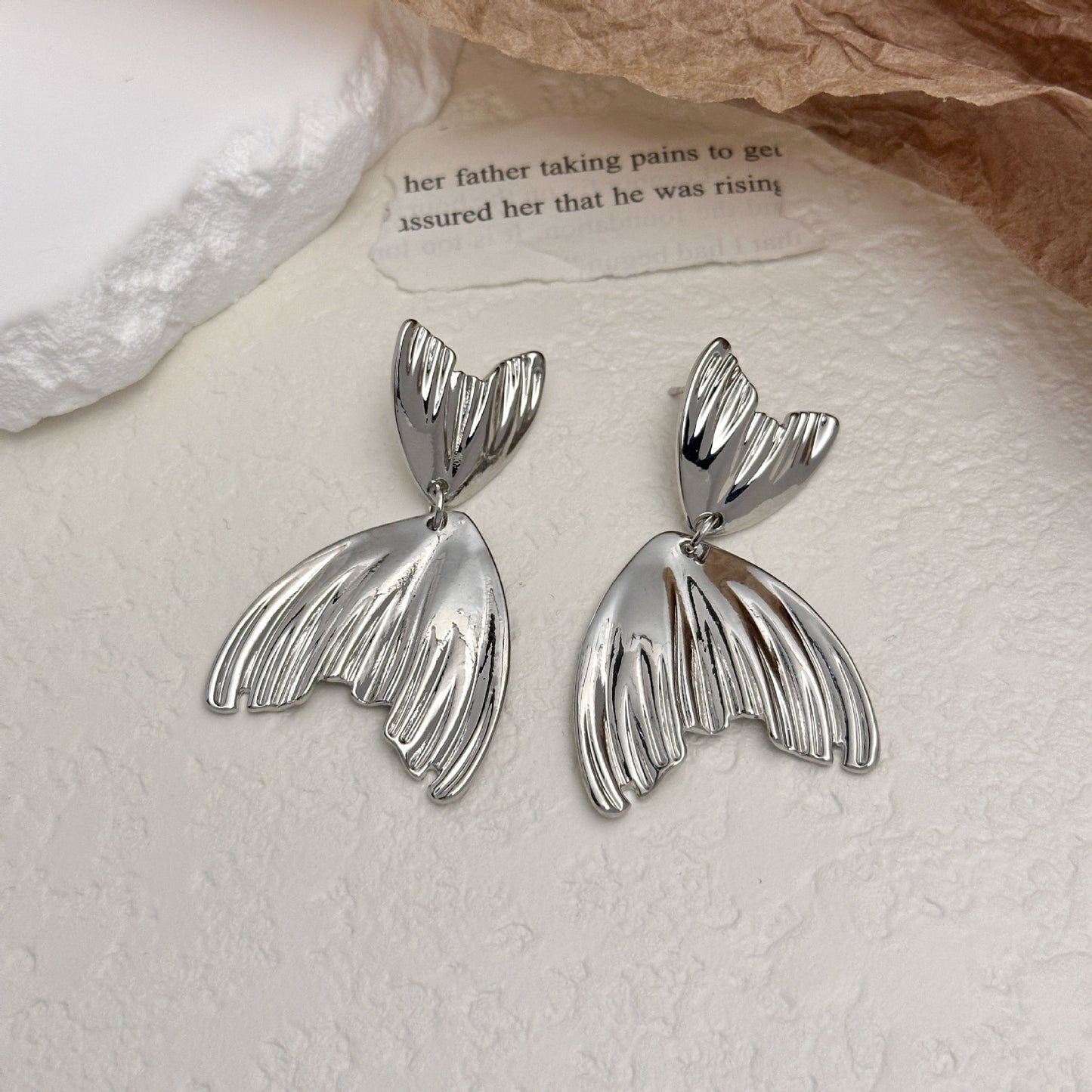 Fashionable Metal Texture Light Luxury Simple Earrings