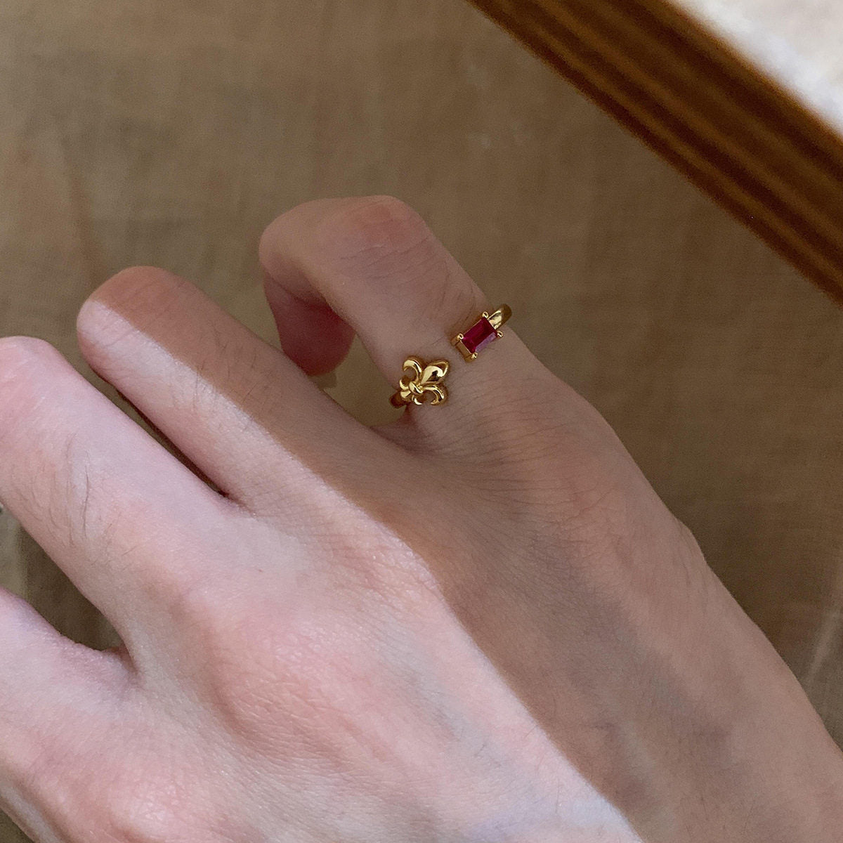 Women's Chinese Style Red Flower-de-luce For Vintage Royal Court Versatile Rings