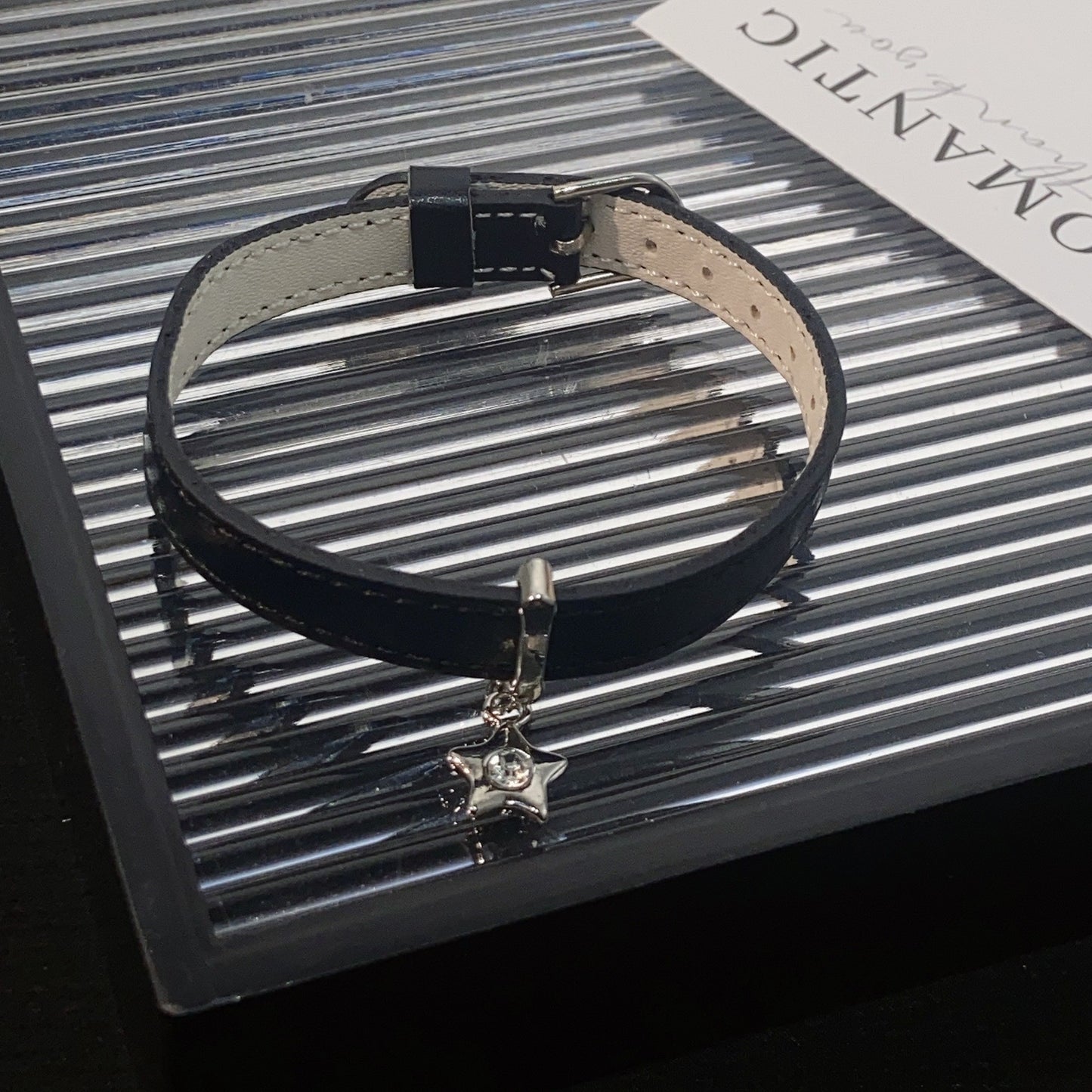 Women's & Men's Metal Sense Heart-shaped Design High Bracelet