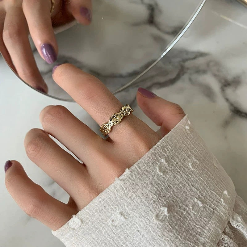 Women's Geometric Fashion Twisted Open-end Personality Hip Rings