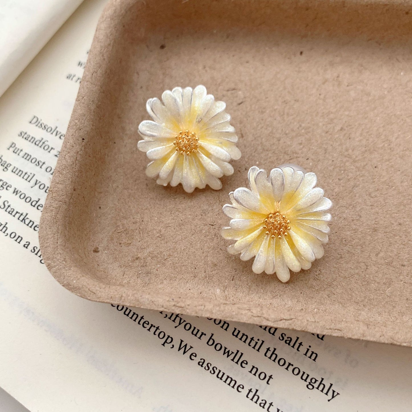 Oil Daisy Flower Female Sweet Cute Stud Earrings