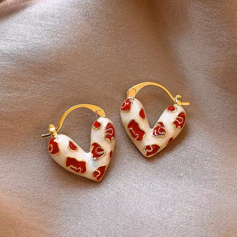 Women's Flammulation Dripping Oil Love Heart Ear Clip Earrings