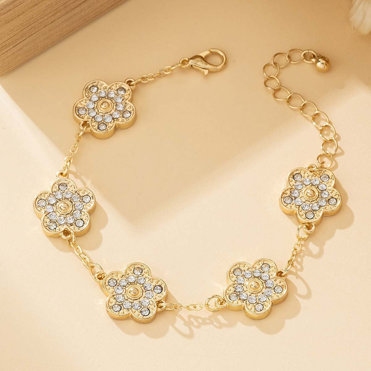 Fashion Elegant Lucky Five Petal Flower Female Bracelet