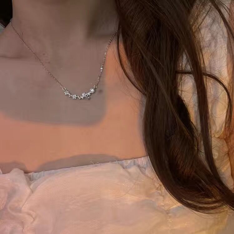 Light Luxury Minority High-grade Simple Clavicle Necklace