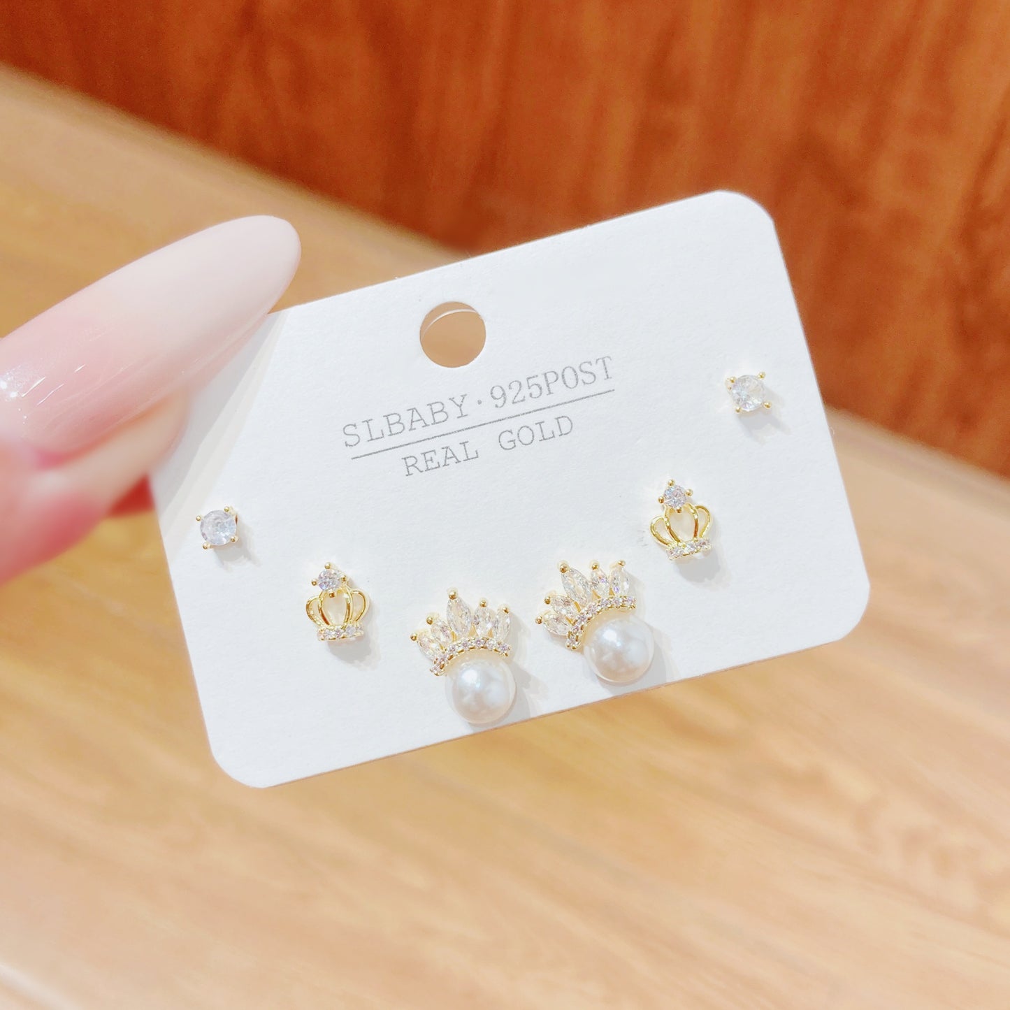 Women's High-grade Pearl Bow Elegant Special Interest Earrings