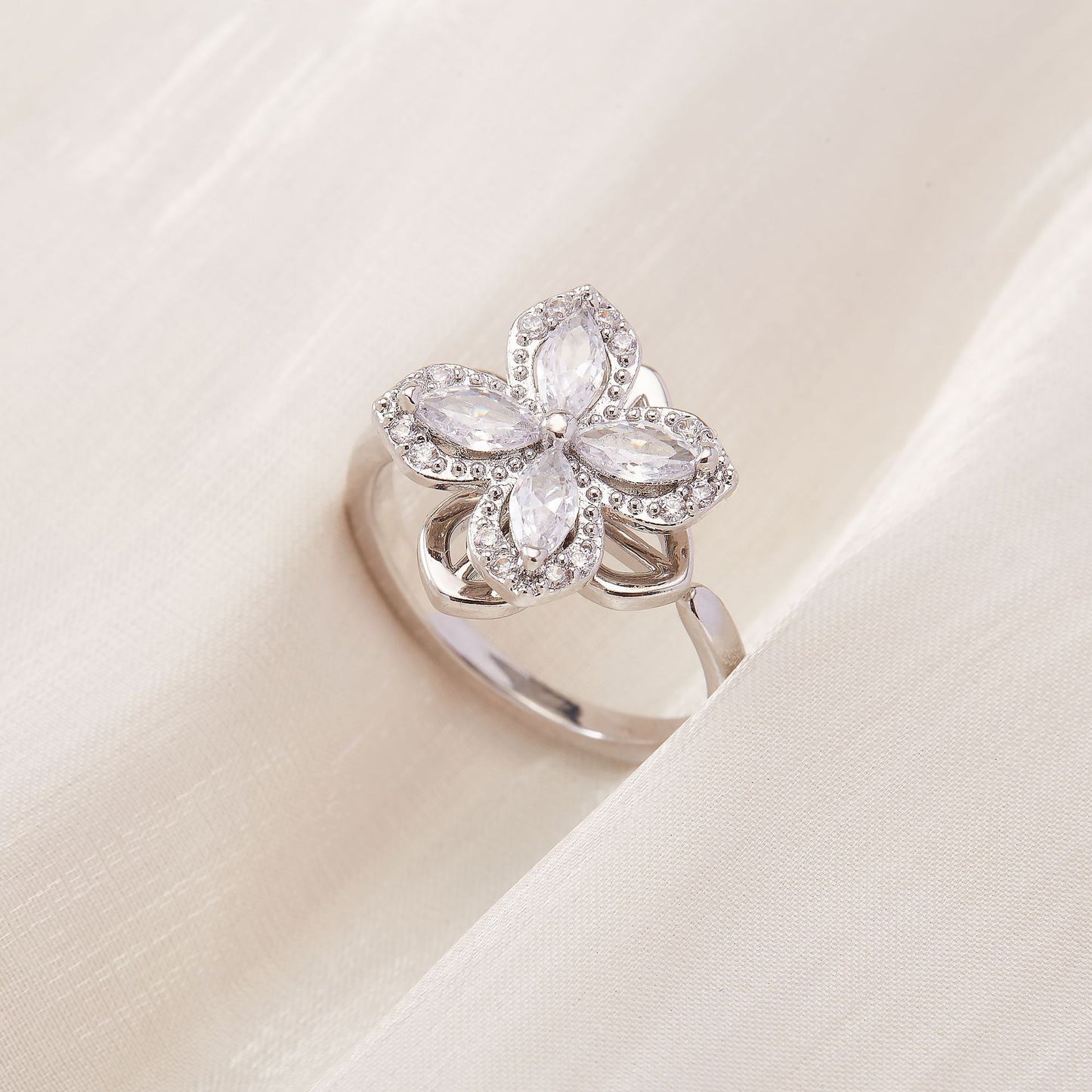 Valentine's Day Gift Flower Zircon Rotatable Ring