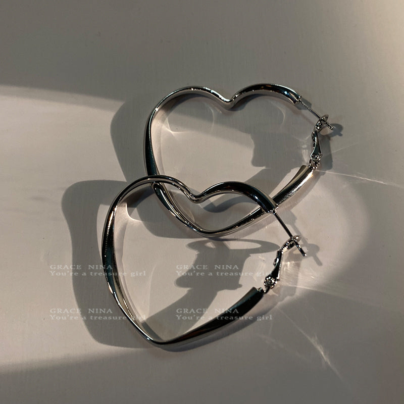 Sier Love Heart Trendy Cold High-key Ear Buckle