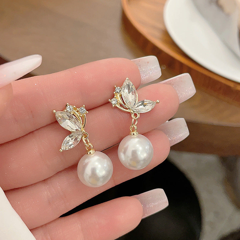 Women's French Pearl Butterfly High-grade Design Fashion Temperament Earrings