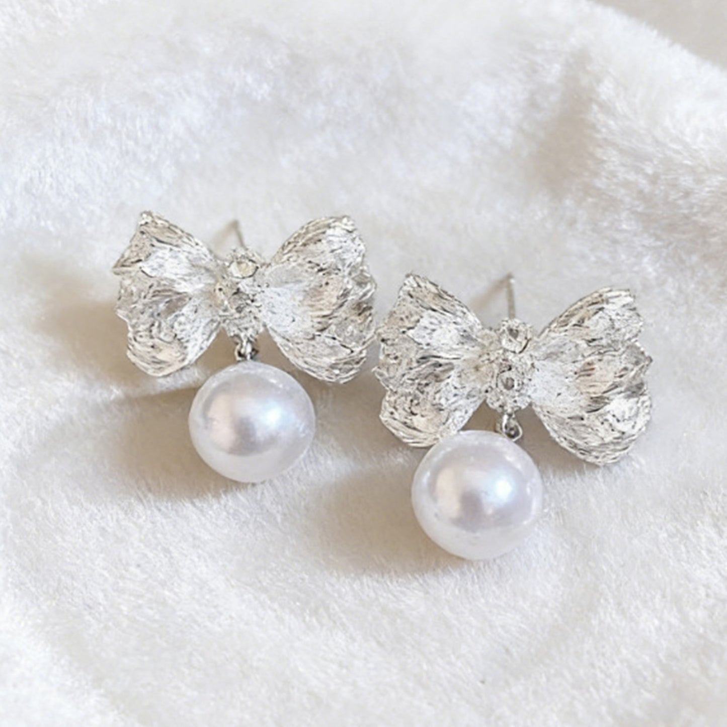 Bow Pearl Simple Niche High Sense Pendants