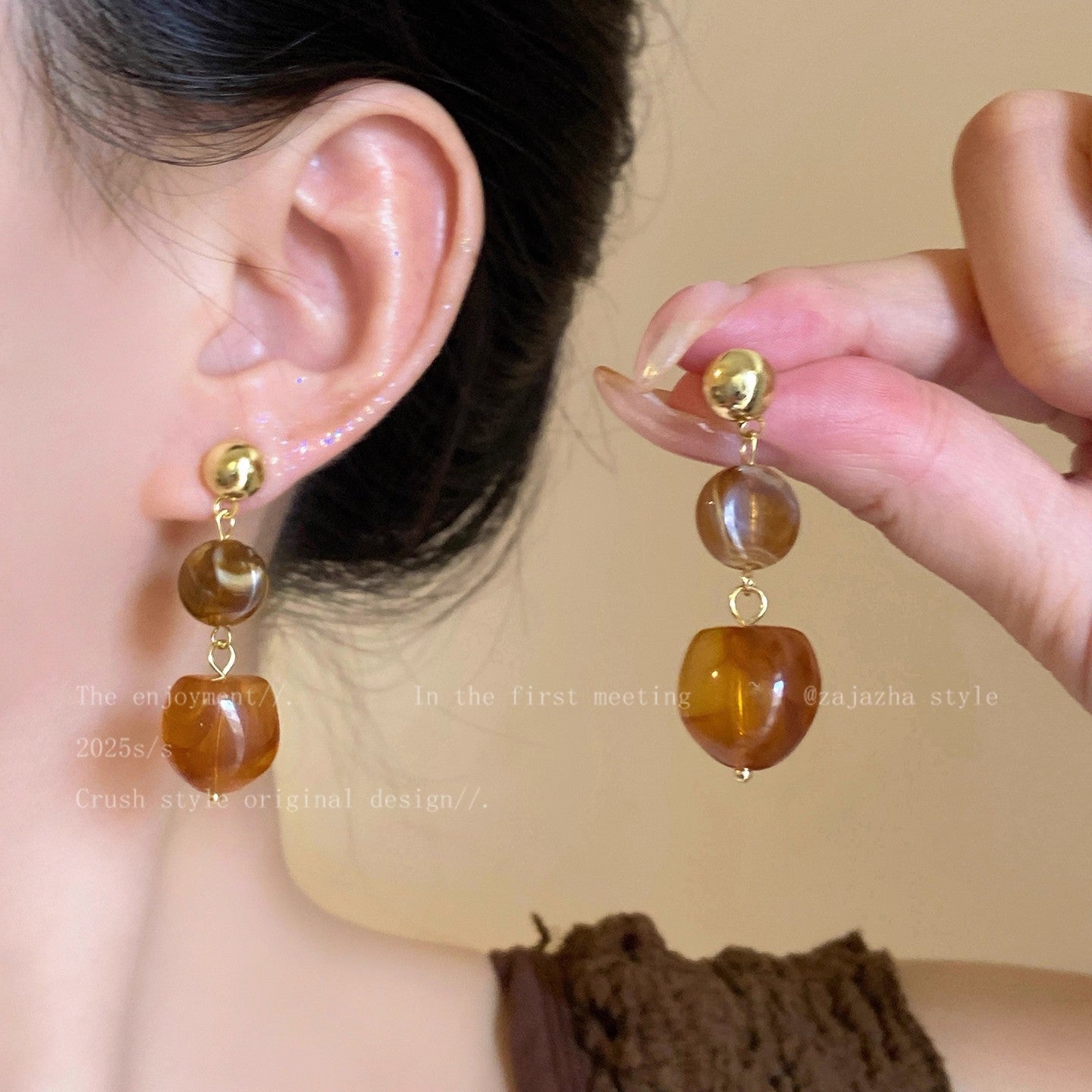 Women's Retro Coffee Color Style Light Luxury Temperament High Sense Stud Earrings