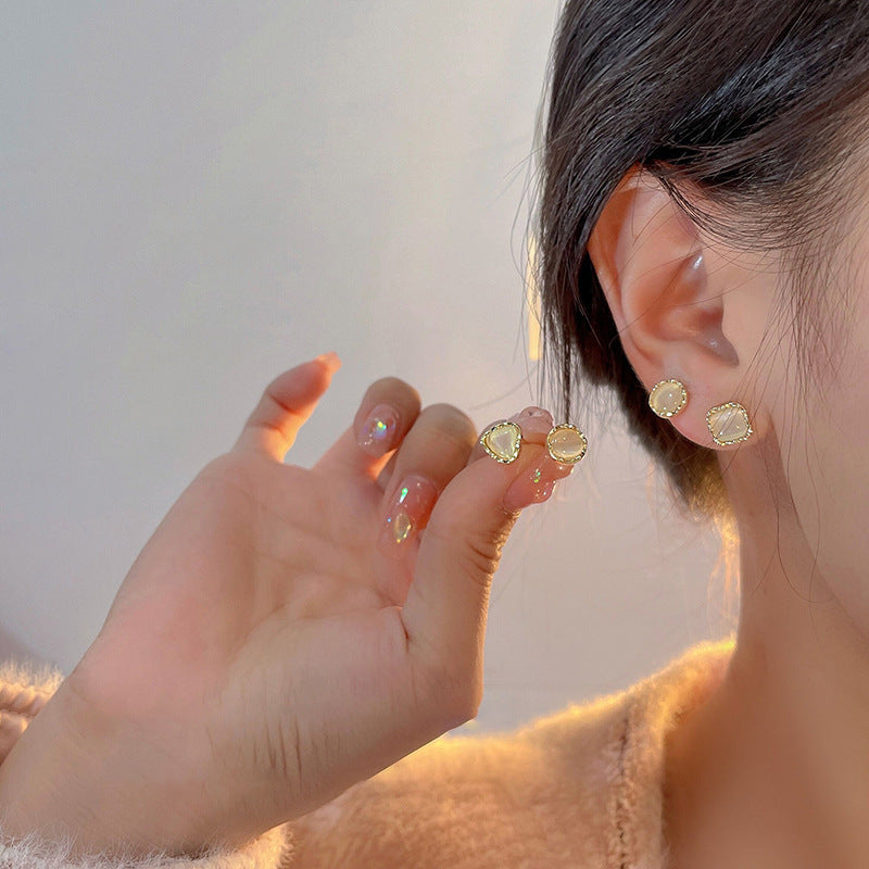 Women's Fashionable Temperament Pearl Design Opal Stone Ear Niche Earrings
