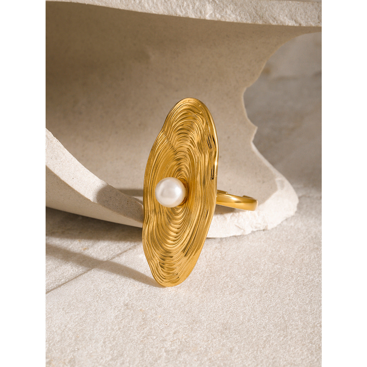 Jin Exaggerated Stainless Steel Pearl High Sense Niche Female Rings