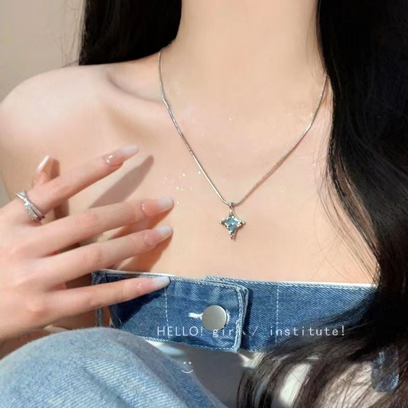 Summer Cool Butterfly Female Light Luxury Minority Flash Exquisite Clavicle Necklace