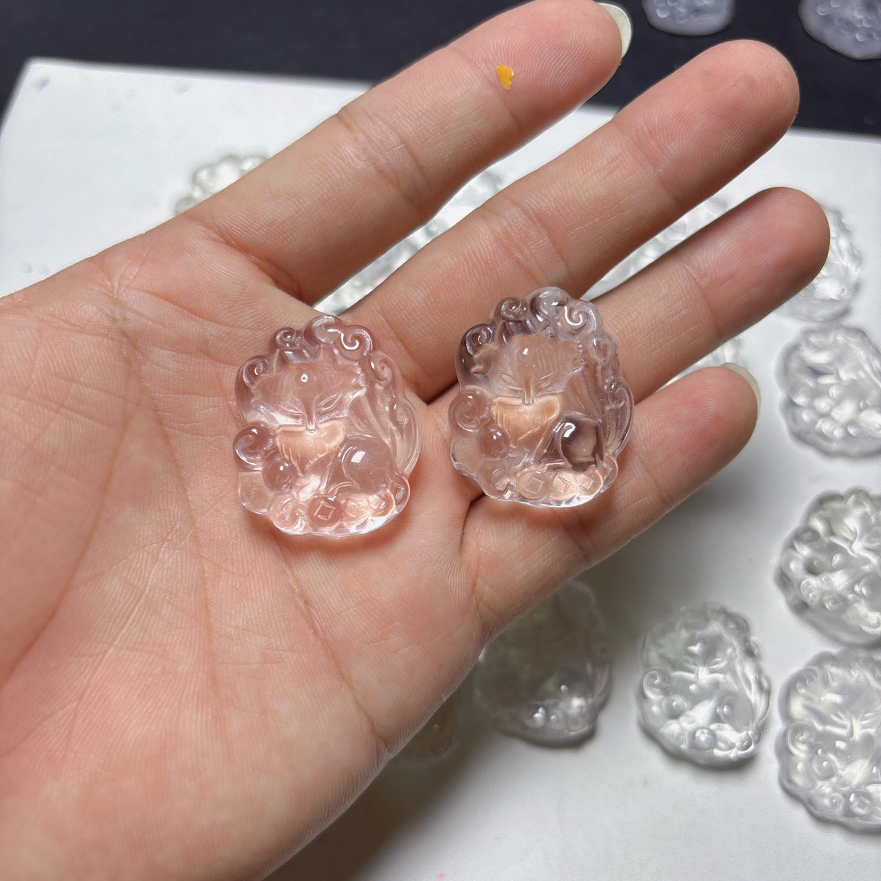 Crystal Fox Carved Hand Card String Pendants