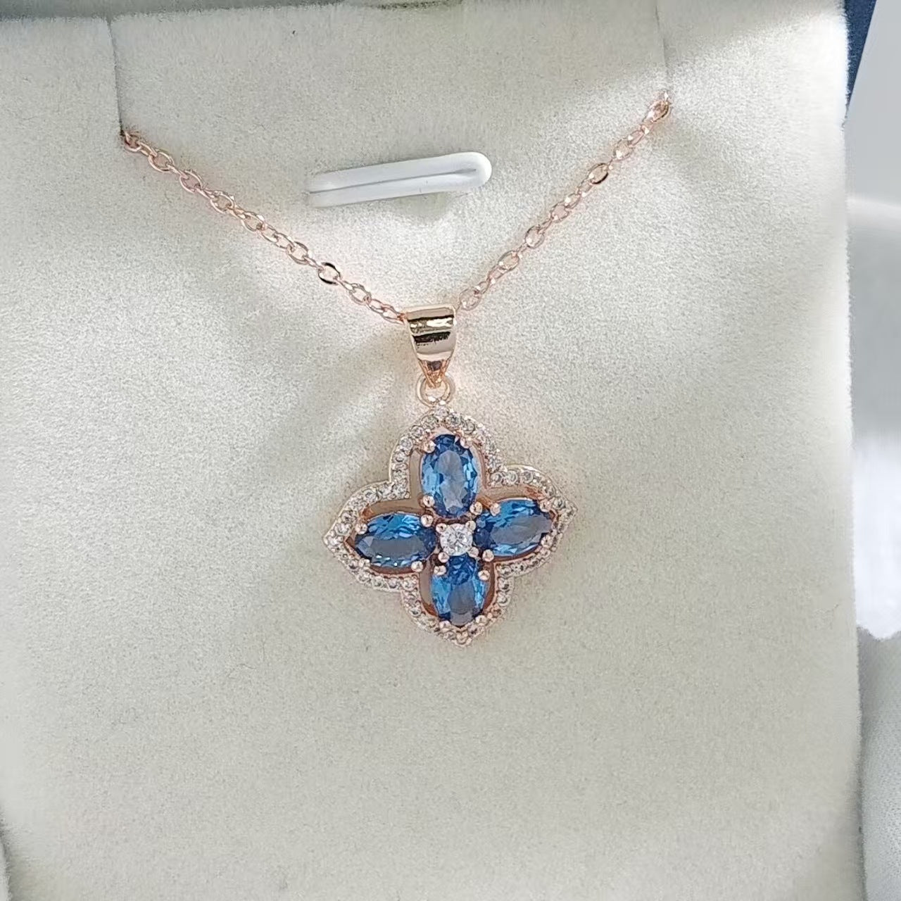Electroplated Inlaid Red Corundum Blue Pointed Crystal Clover Jewelry Set