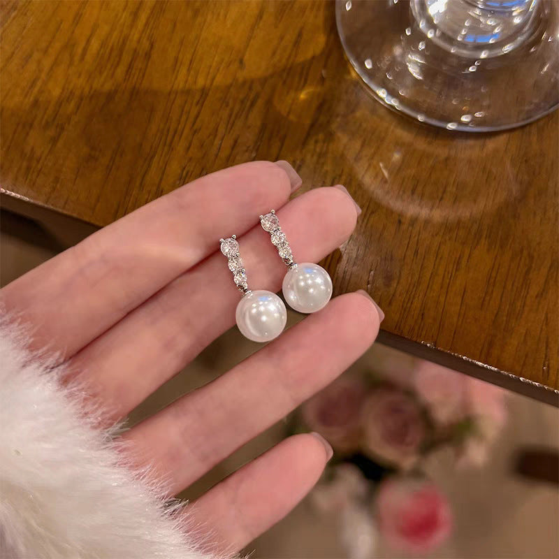 Charming Women's Bow Pearl Light Luxury Earrings