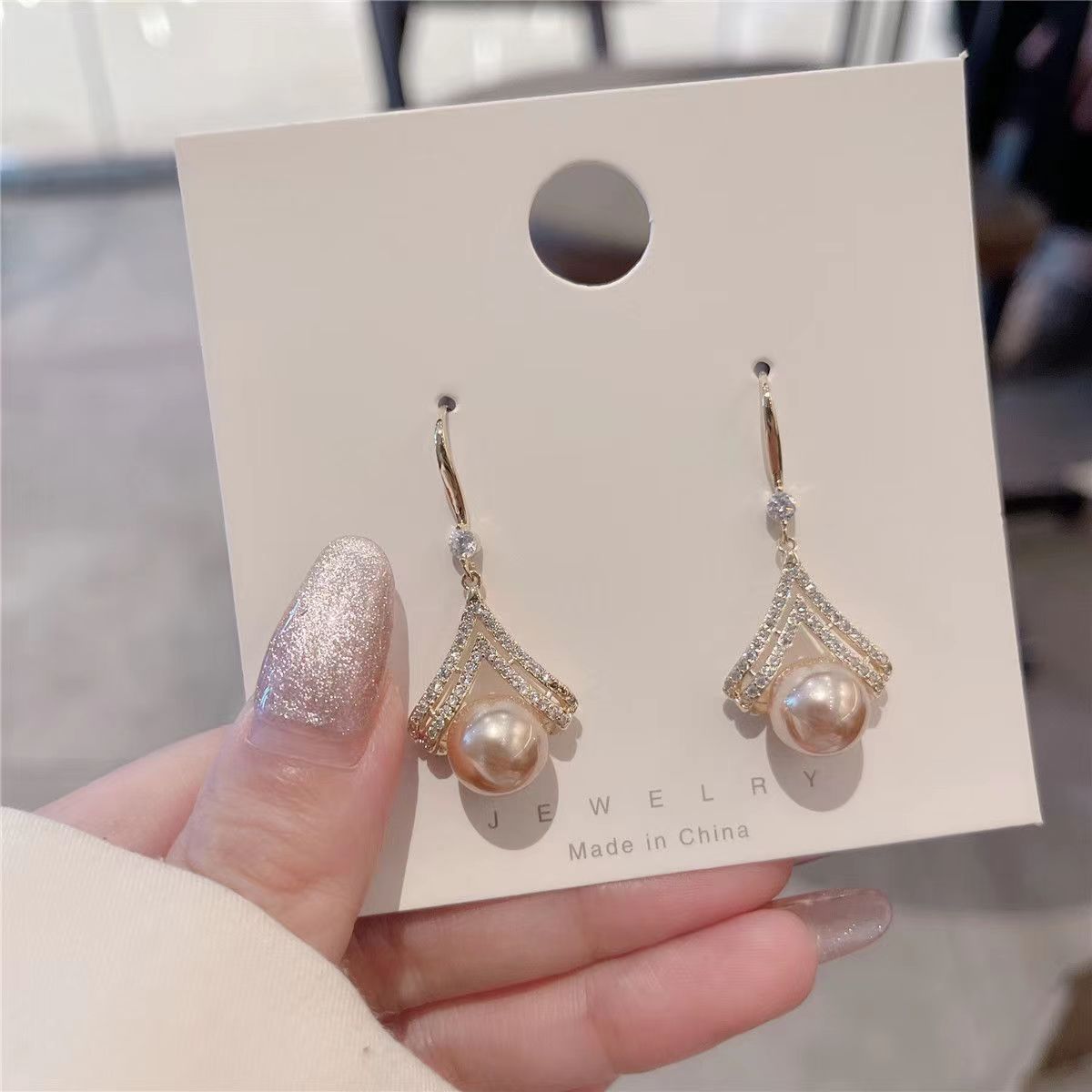 Fashion Simple Niche High-grade Pearl Champagne Earrings