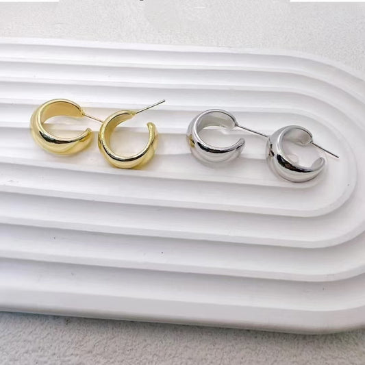 Exaggerated High-grade Texture Wide Surface Versatile Personality Design Earrings