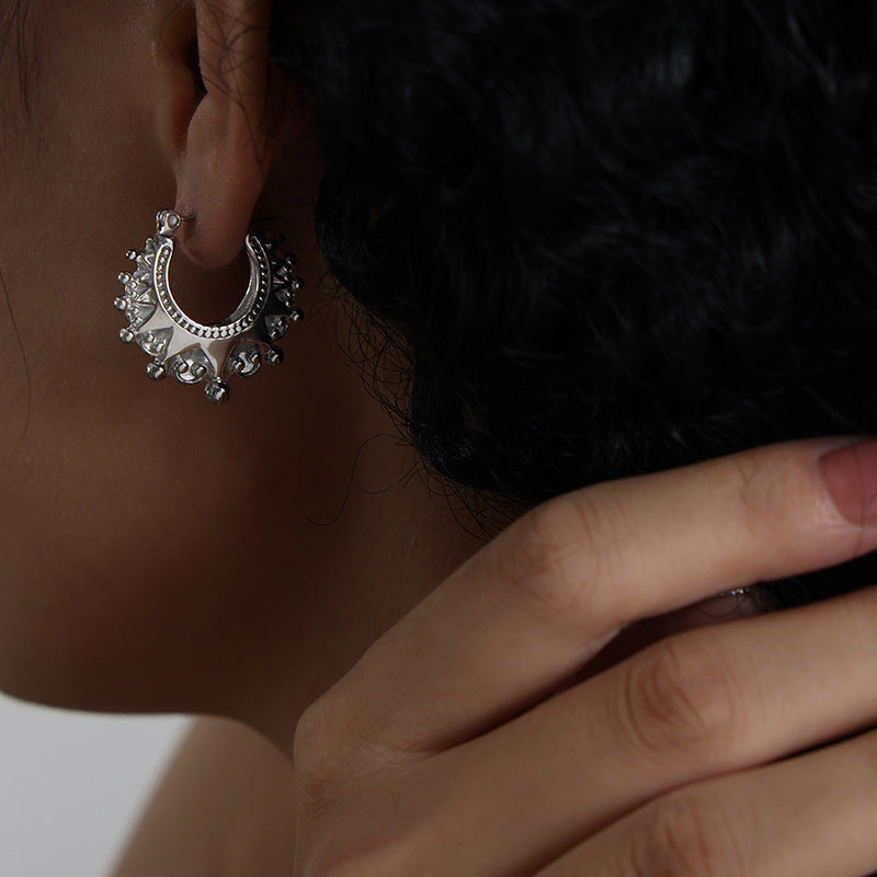 Antique Style Artistic Design Crown Steel Ball Stitching Earrings