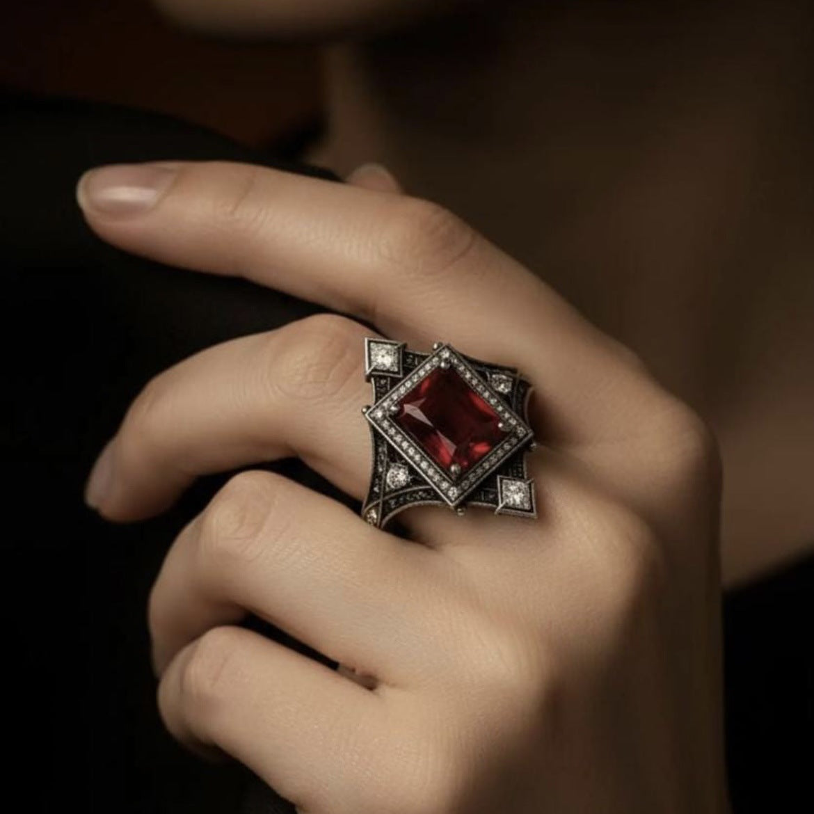 Women's Retro Sier Inlaid Red Square Diamond Ring