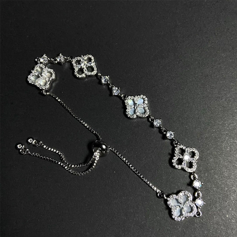 Women's Crystal Clover Diamond High Sense Special Interest Light Luxury Bracelet