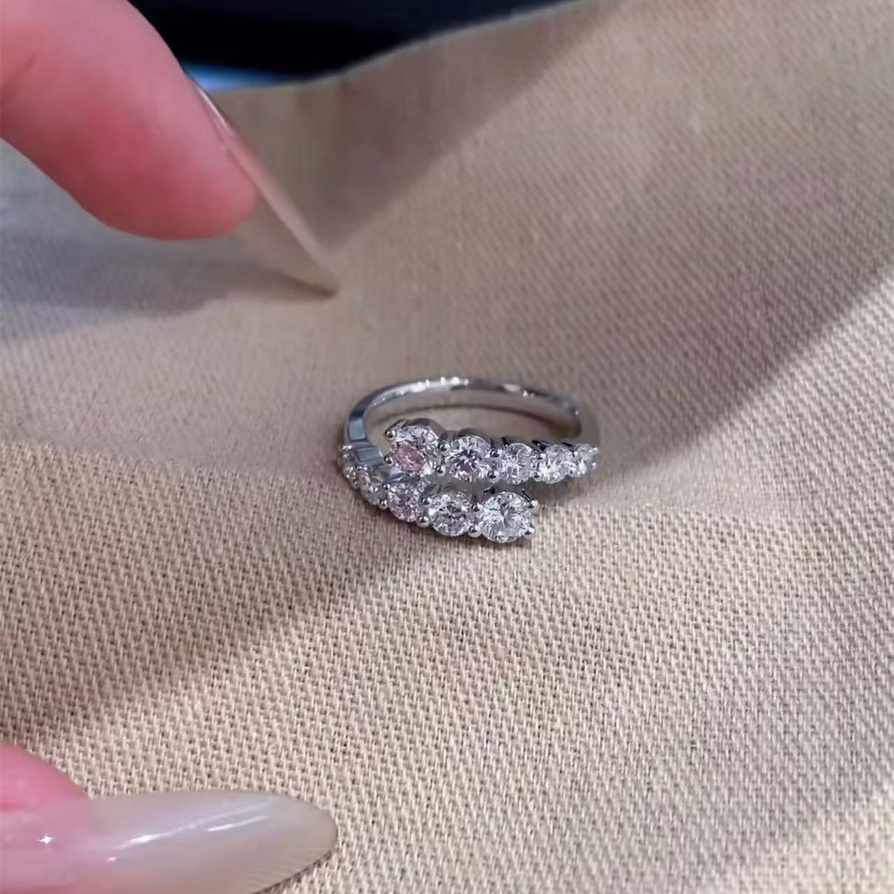Women's Sparkling Full Rhinestone Cross Stackable Imitation Moissanite Zircon Exquisite Luxurious Ring