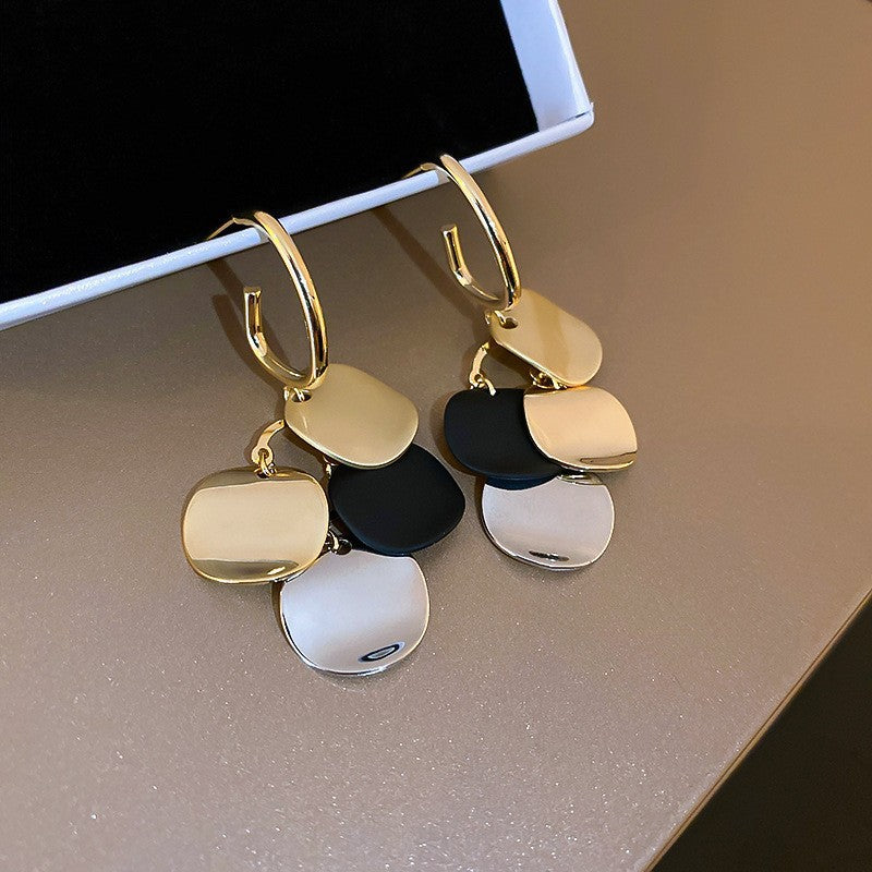 Warping Sequins Circle Ear Fashion Design Sense Earrings