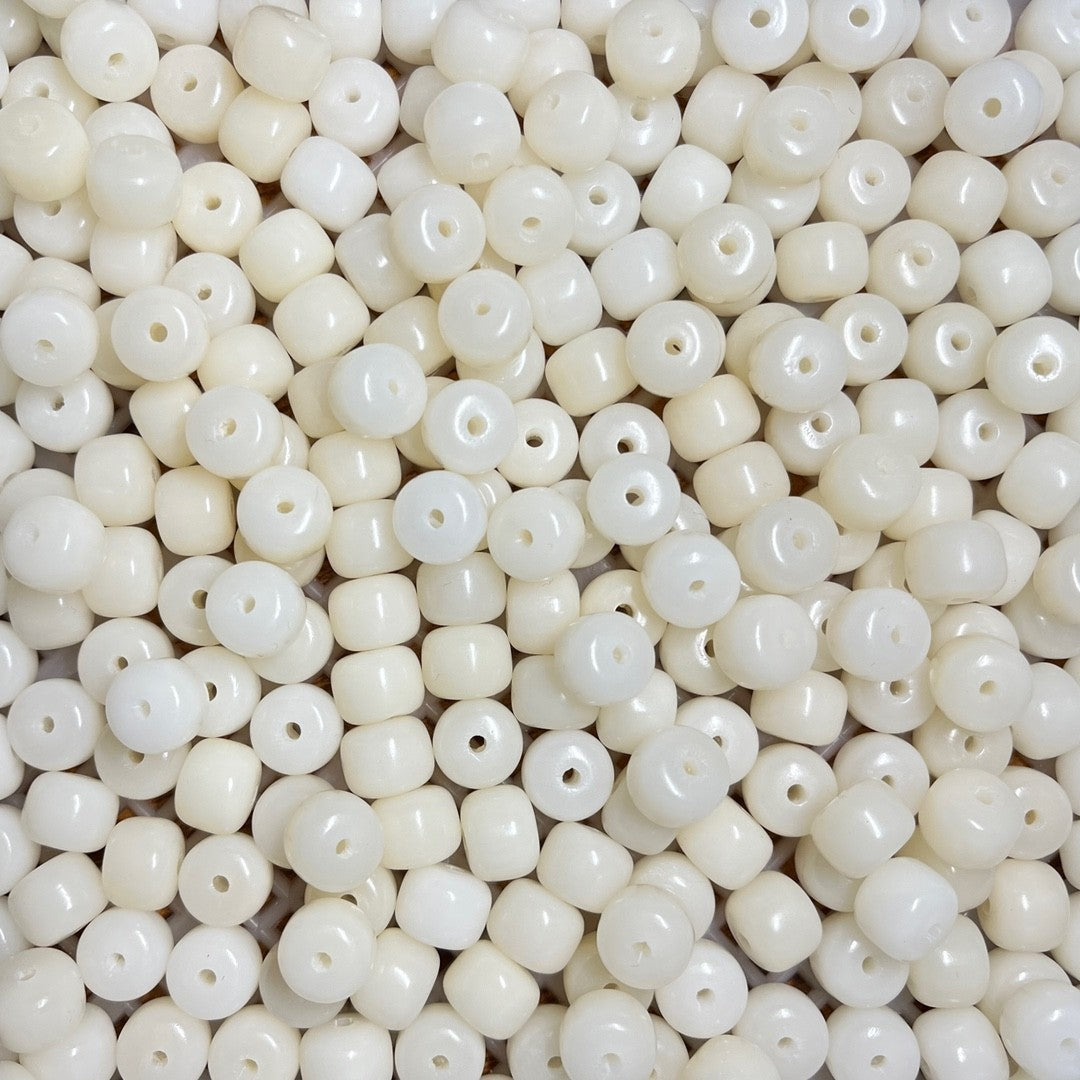 White Jade Bodhi Root Seed Scattered Beads High Throw Bracelet