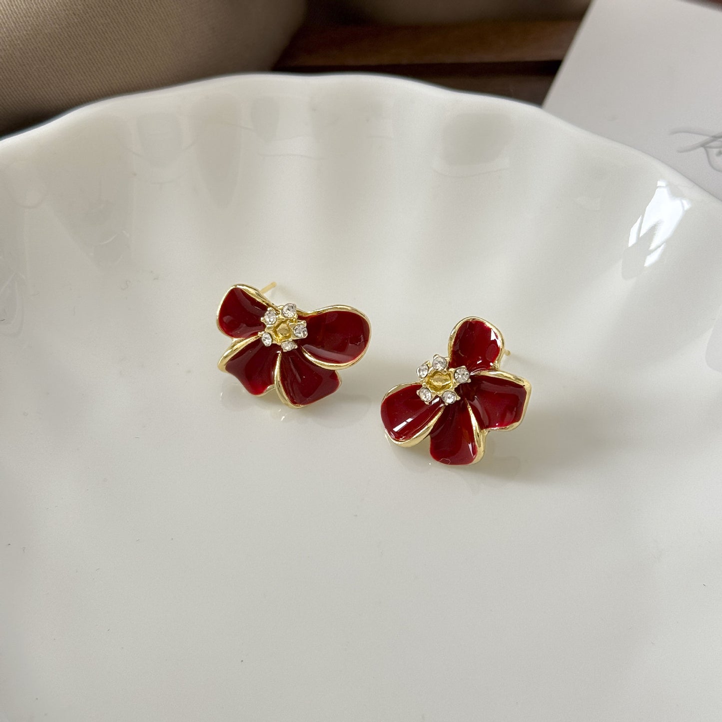 Chinese Red Elegant Retro Cheongsam Match White Earrings