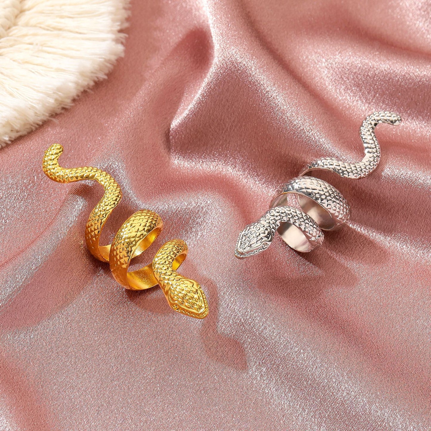 Design Metal Snake-shaped Creative Animal Hand Rings