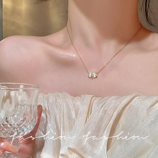 Geometric Imitation White Shell Titanium Steel High Sense Light Luxury Necklace