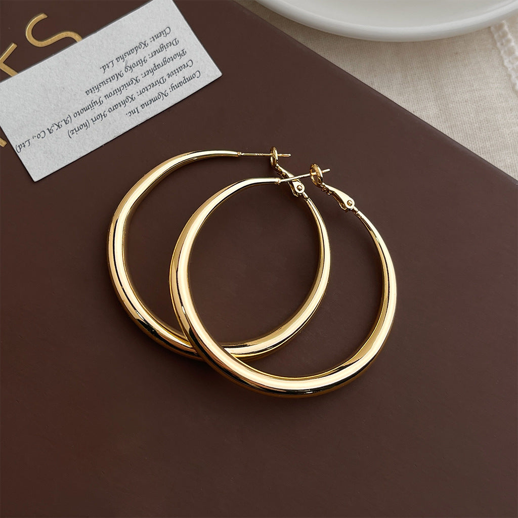 Women's Minimalist Exaggerated Big Ear Fashionable Temperament Personalized Cold Style Simple Earrings