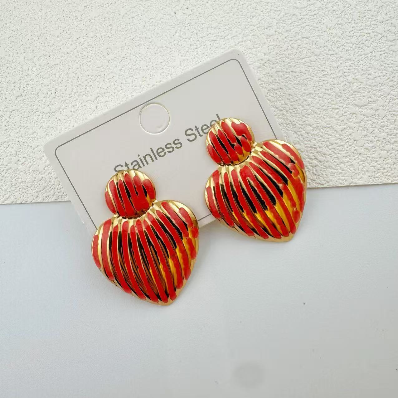 Love Heart Enamel Gold-plated Niche Design Stud Earrings