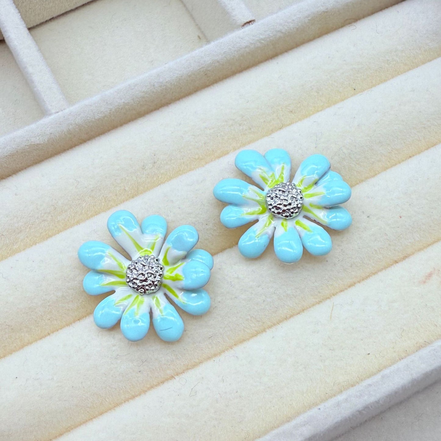 Daisy Female Niche Design Dopamine Color Elegant Earrings