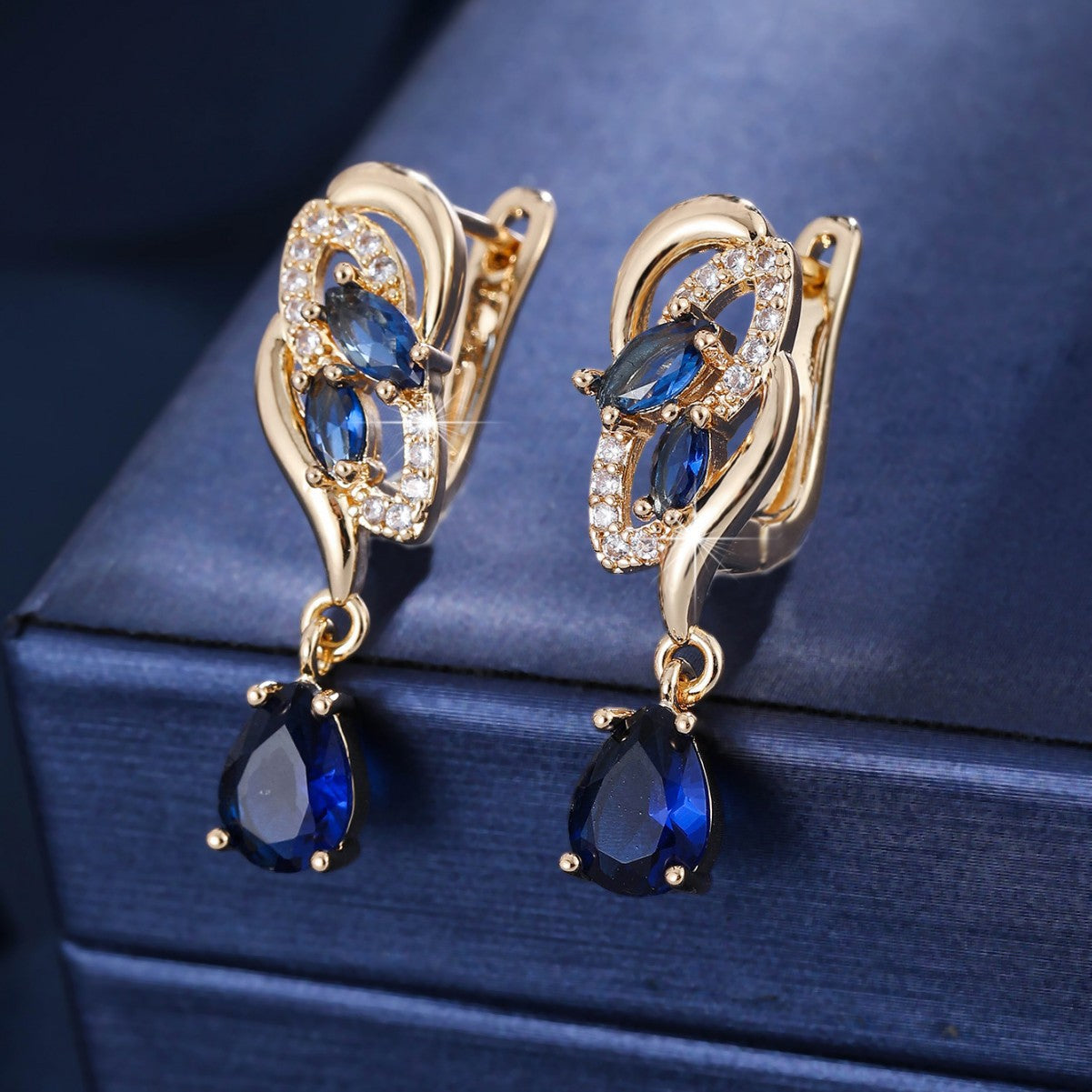 Women's Gorgeous Water Drop Full Inlaid Clip Ear Buckle