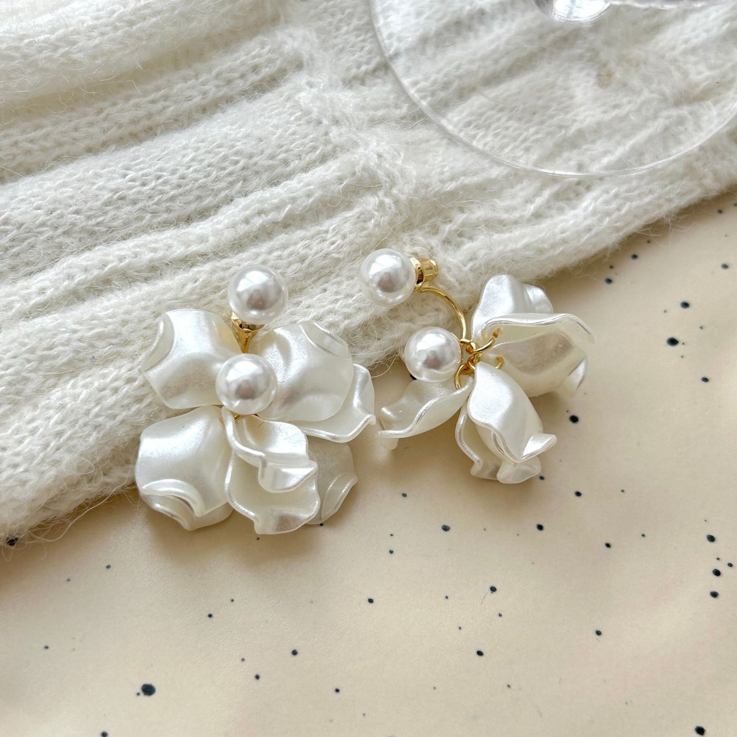 Beautiful White Pearl Petal Female Vacation Style Light Earrings