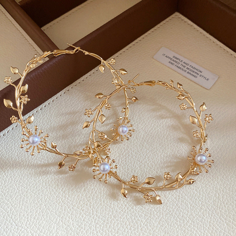 Golden Leaves Garland Eardrop Design Elegant Light Stud Earrings