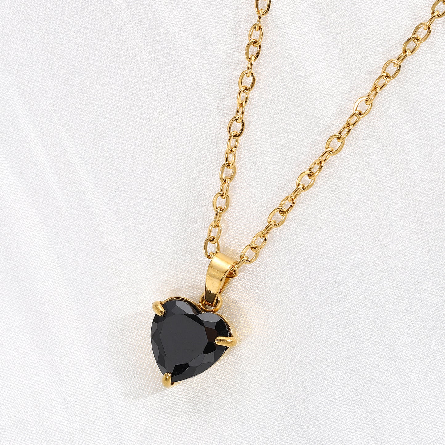 Women's Loving Heart Zircon Simple Heart-shaped Stainless Steel Clavicle Necklaces