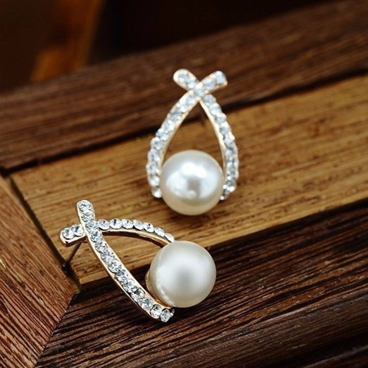 Women's Sier Needle Korean Style Fashion Geometry Pattern Cross Pearl Shining Earrings