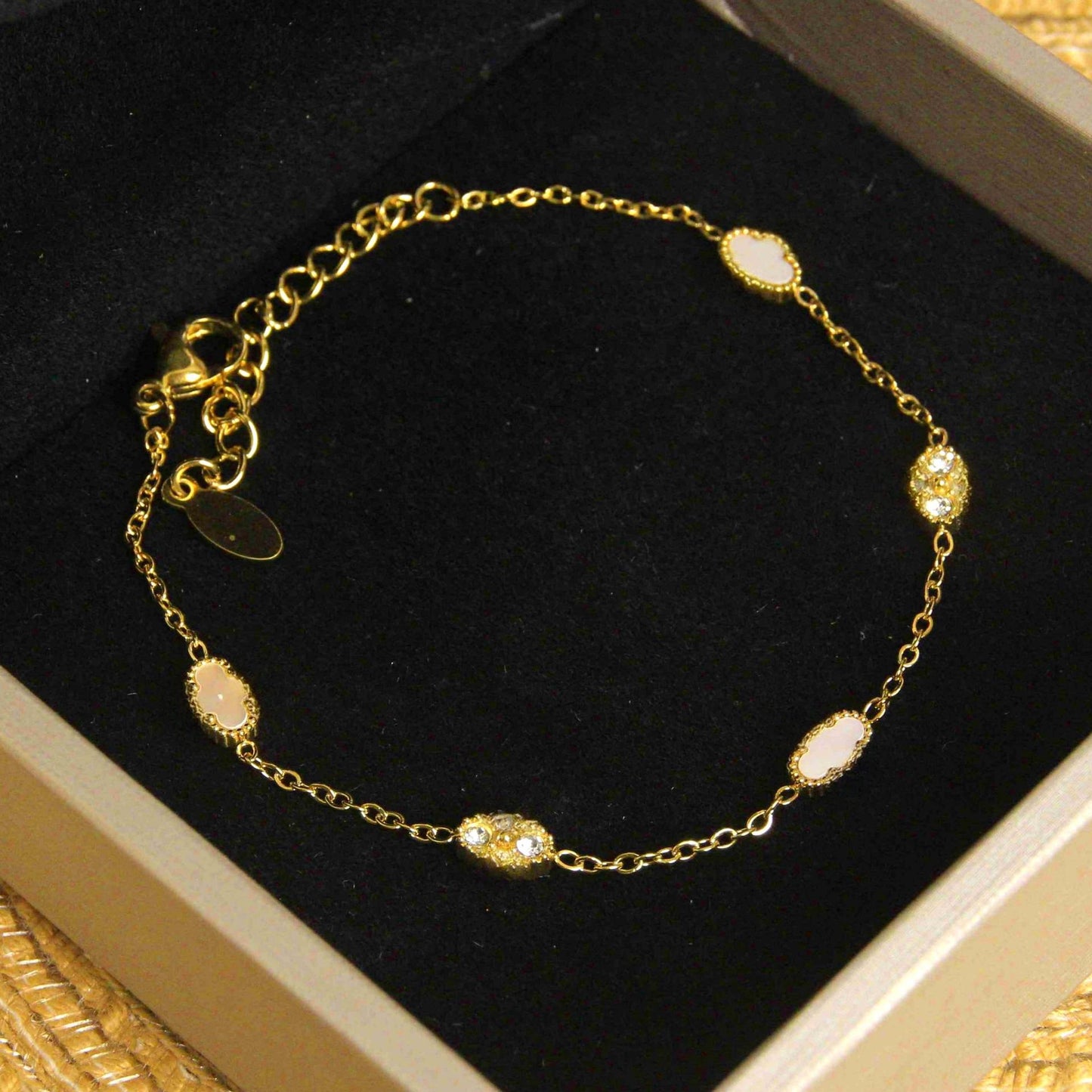 Women's Lucky Diamond Four-leaf Clover Vacuum Electroplating Fashionable All Bracelets