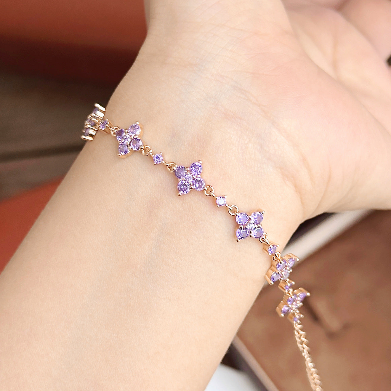 Women's Retro Simple Clover Purple Zirconium Light Bracelet