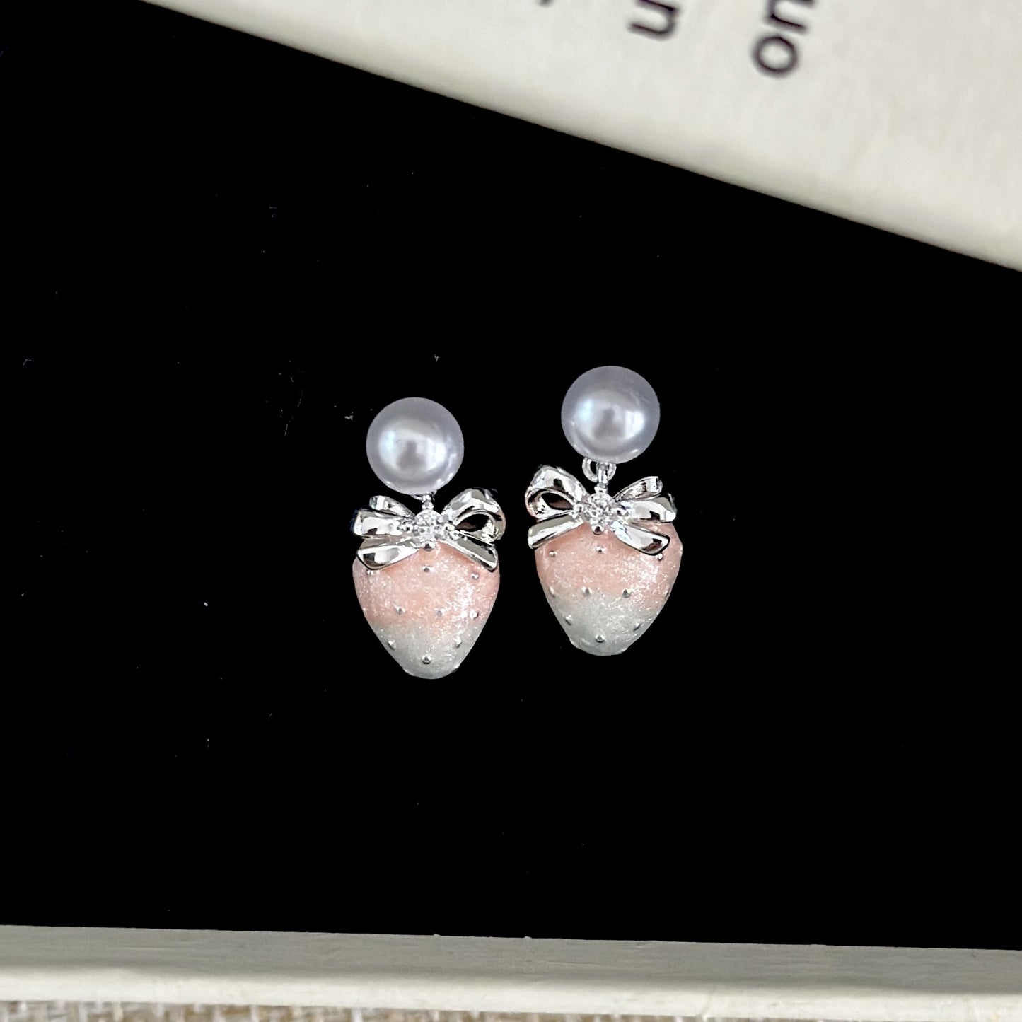 Pink Drip Glazed Three-dimensional Strawberry Female Exquisite Sweet Fashion Trend Earrings