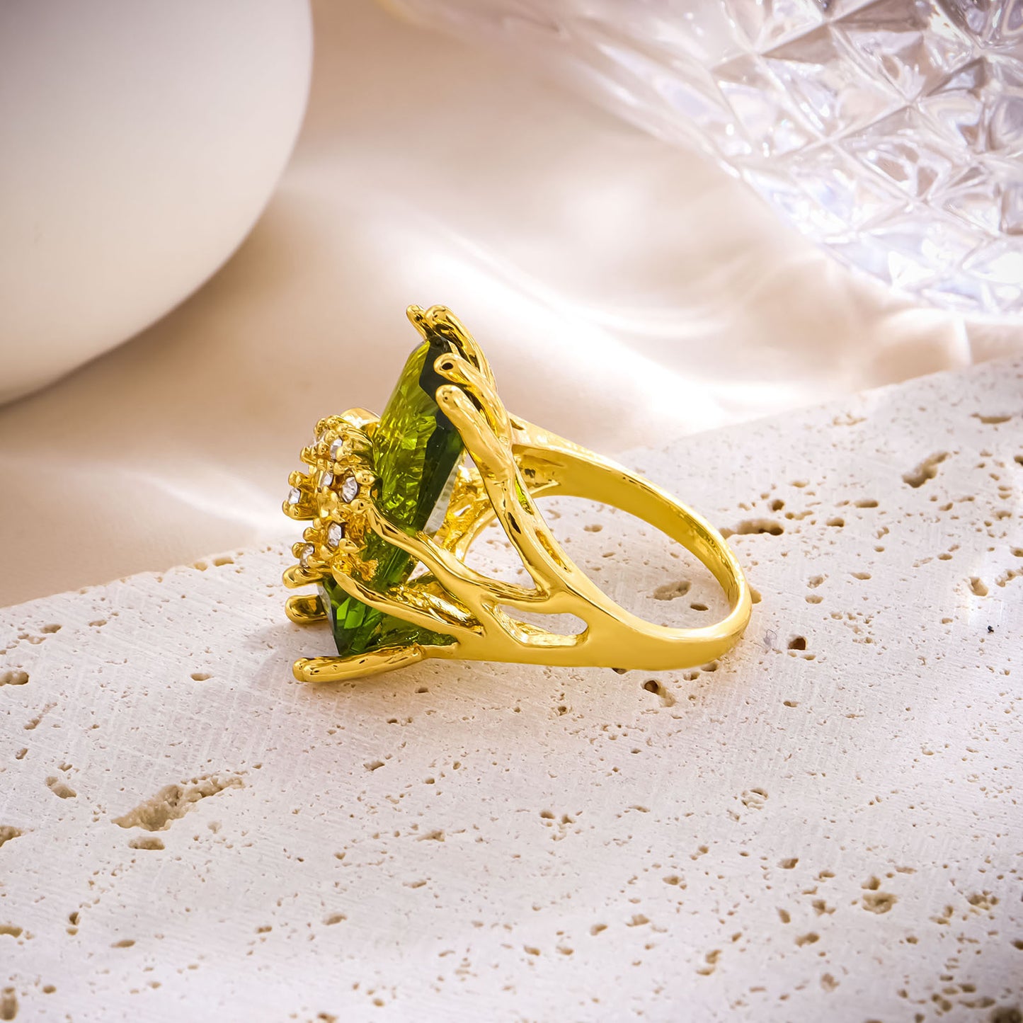 Inlaid Ink Blue Diamond Personality Ladies Ring