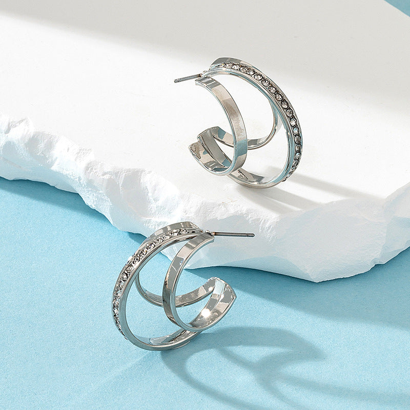 Women's Simple Geometric Shaped Diamond Retro Metal Stud Earrings