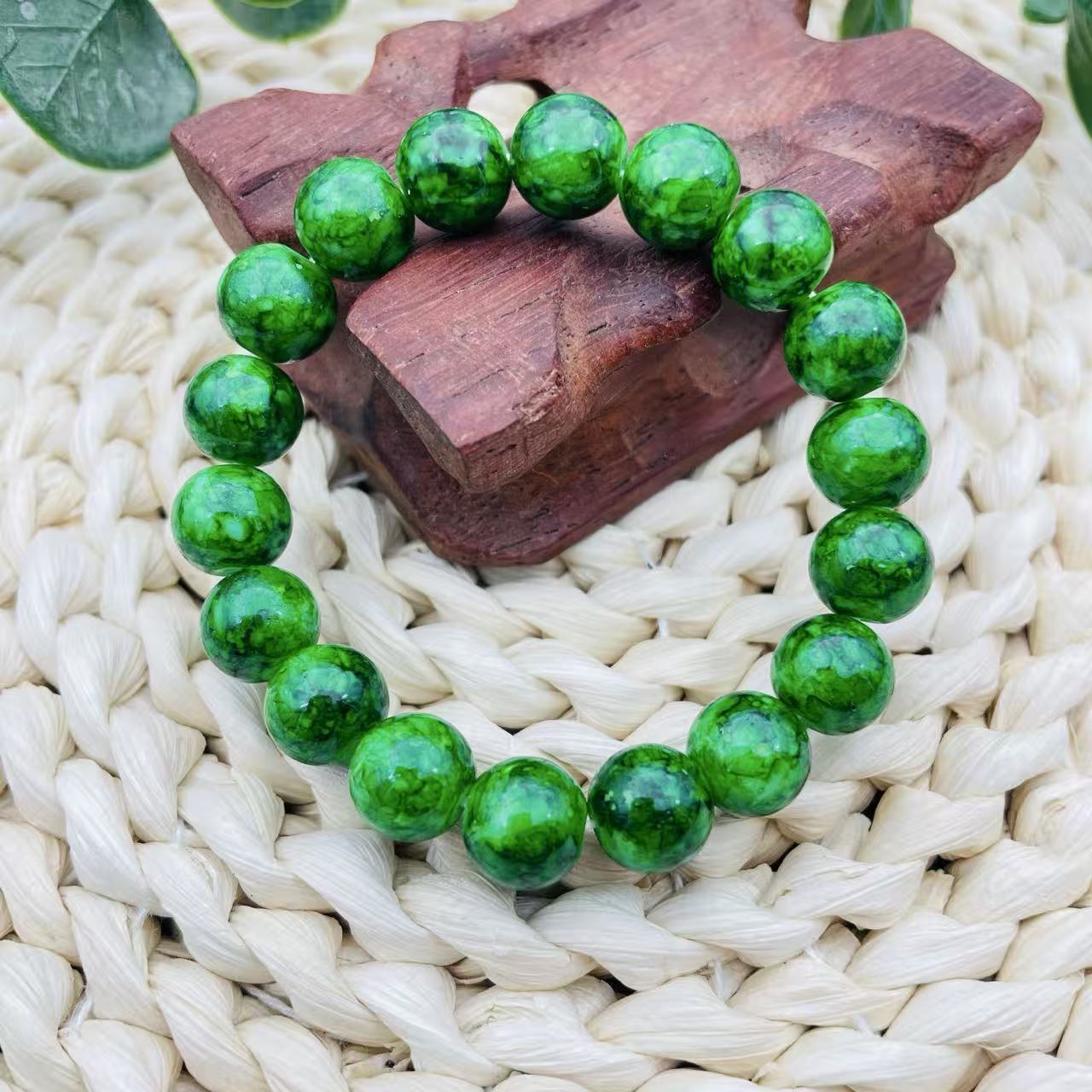 Women's & Men's Fresh Imitation Jade Dry Green Glass Paint Optimization Effect Fashion Bracelets