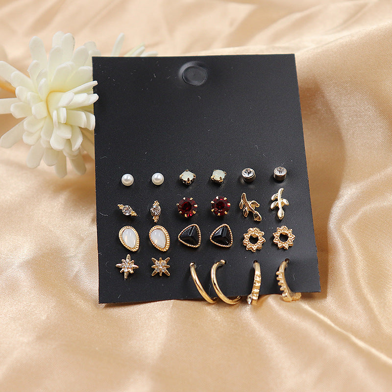 Women's Exaggerated Pearl Crystal Metal Pairs Plate Earrings